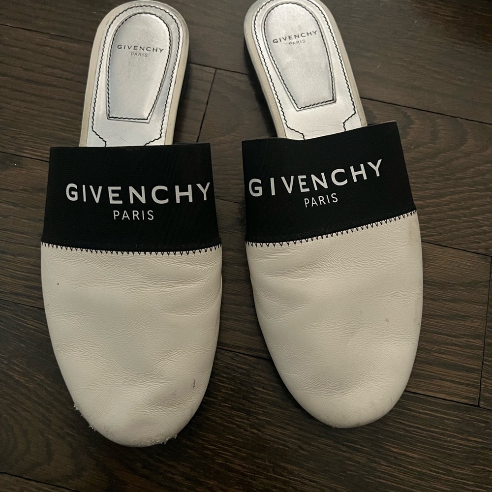Authentic Givenchy slide - Picture 2 of 4
